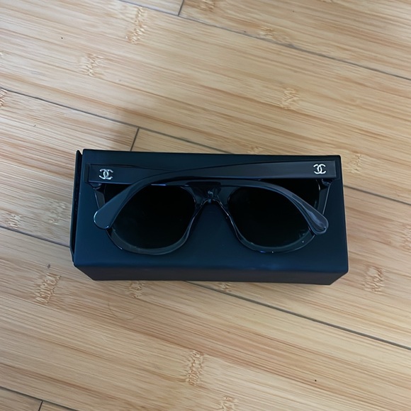 Women Designer CHANEL Sunglasses Cat Eye Used Great Condition - Picture 11 of 12